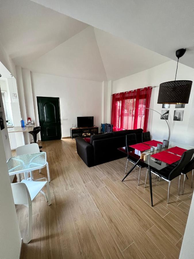 Bungalow Nueva York Коста Тегисе Екстериор снимка