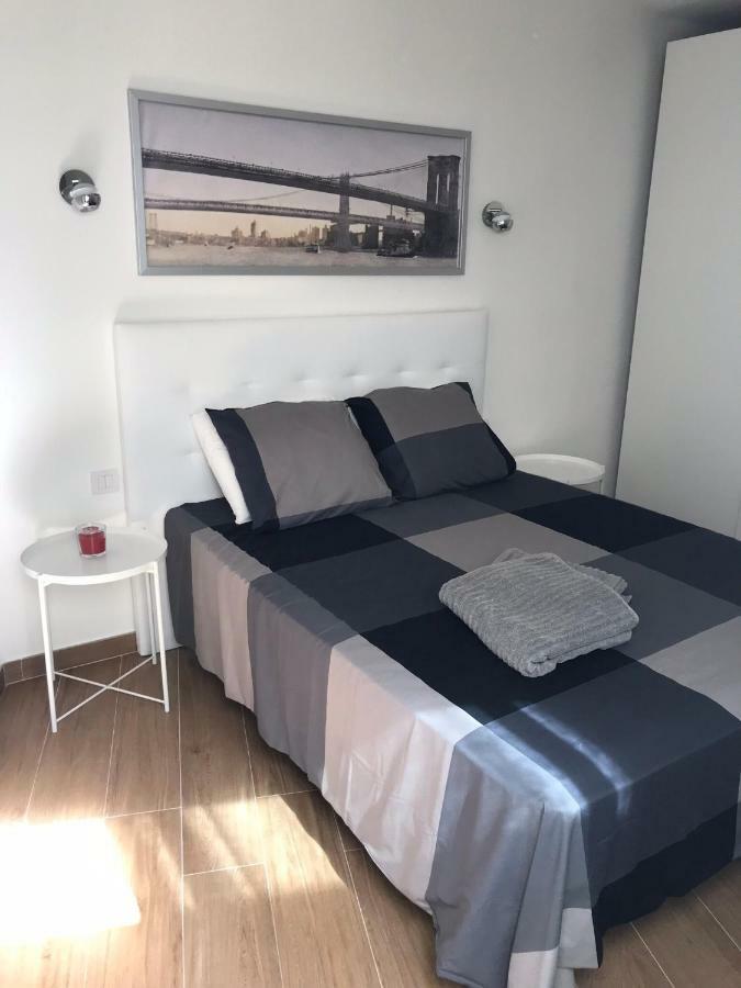 Bungalow Nueva York Коста Тегисе Екстериор снимка